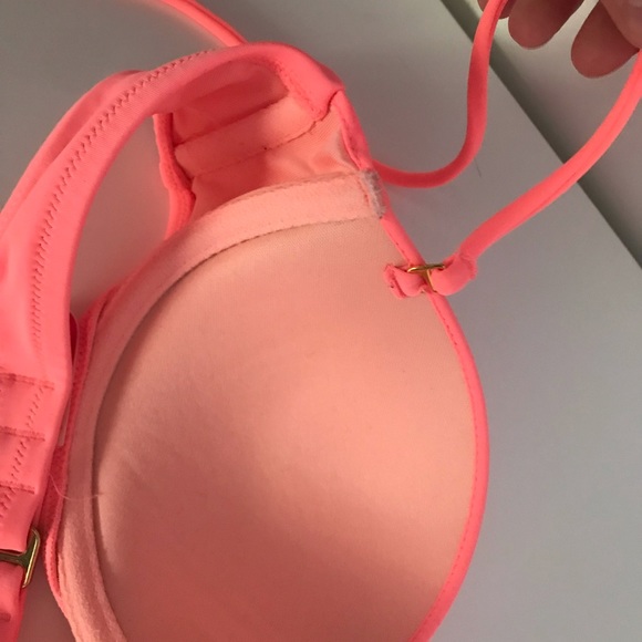 Victoria’s Secret bikini top - Picture 2 of 4
